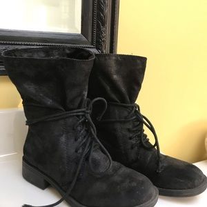 Combat boots